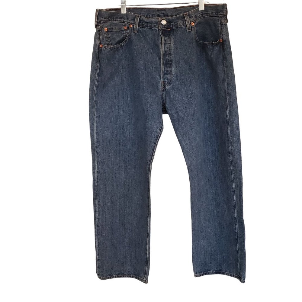 501 Levis Jeans size 40 by 29 button fly straight‎ leg 90s med wash